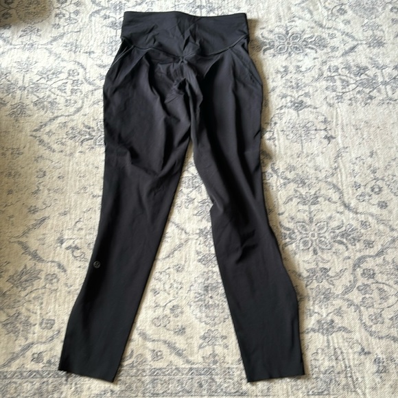 Lululemon Women’s Base Pace 25” Running Tights - size 6 - black - Picture 2 of 2